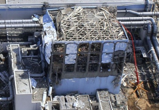 vue-du-reacteur-4-apres-lexplosion-hydrogene-520x360