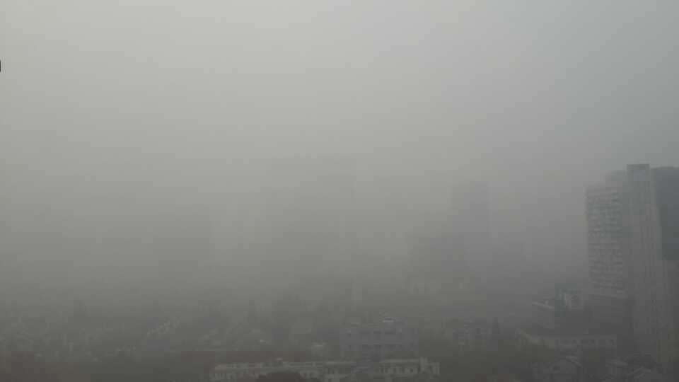 shanghai_haze_in_huangpu_distract_20131206