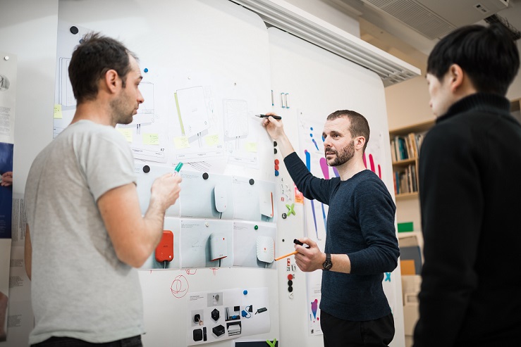 areva_soutient_les_start-up_dans_un_incubateur_de_lusine_4.0