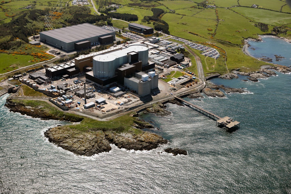 wylfa_nuclear_power_station_from_above